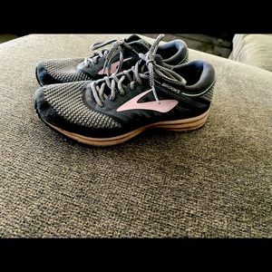 Women’s running shoes sz 7.5